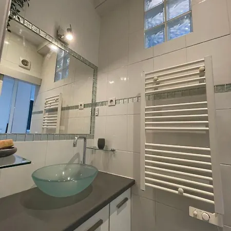 Tres Beau Studio Lumineux Refait A Neuf ! Gentilly